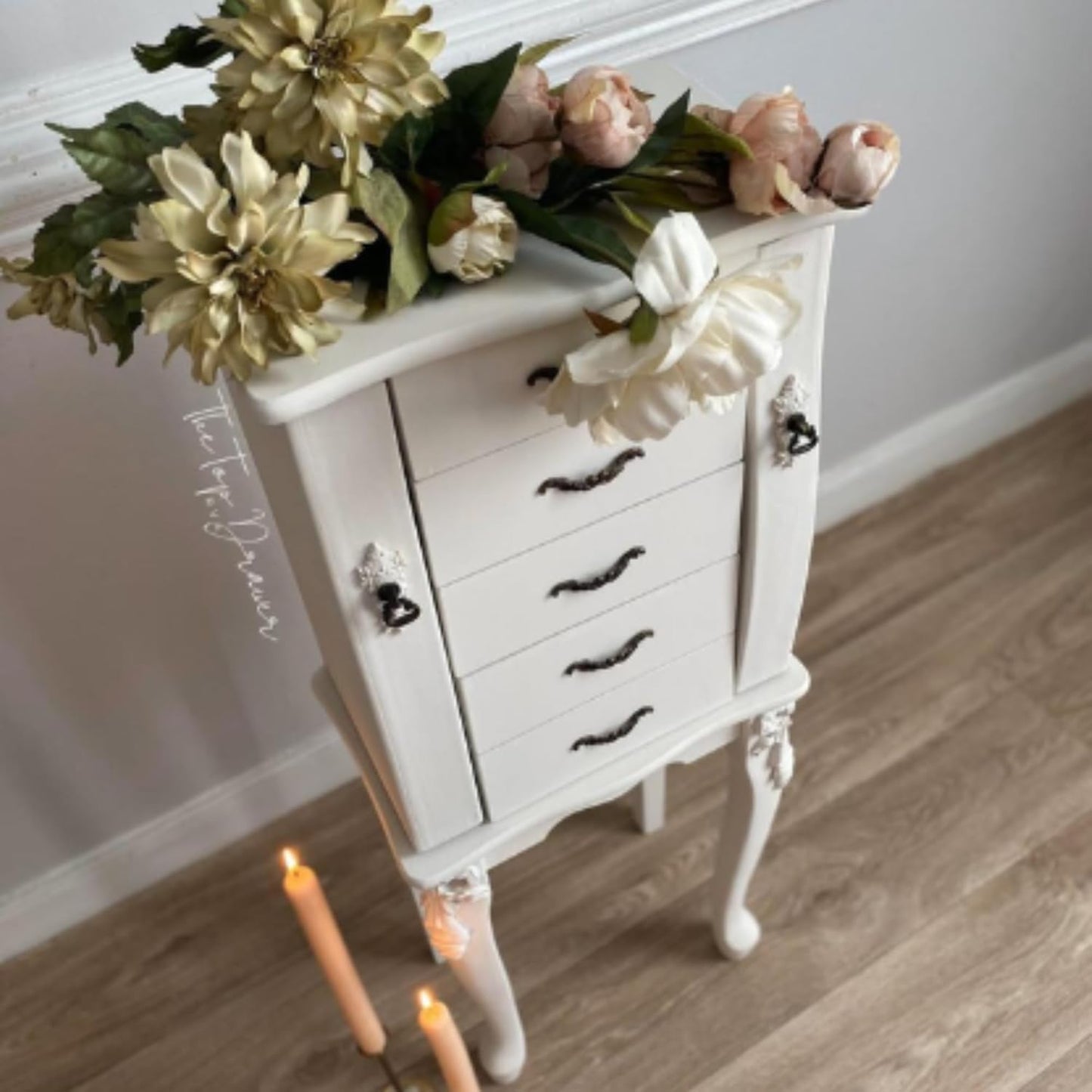 Dixie Belle Paint Company Chalk Finish Furniture Paint – Magnolia (8oz) – Matte Chic Chalk Mineral DIY Furniture Paint